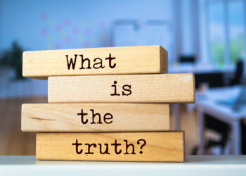 Həqiqətin gözünün içinə bax